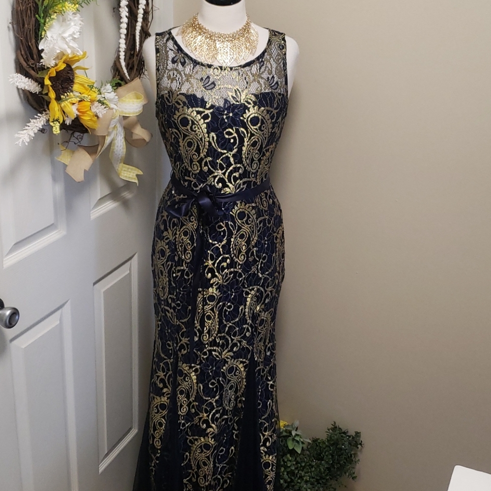 🌻 Candalate Formal Laced Gown